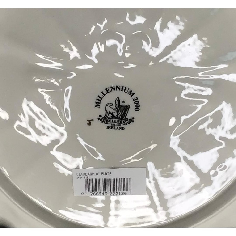 Belleek Irish Claddagh Decorative Plate 9" White Ceramic Love Loyalty Friendship - Picture 9 of 10